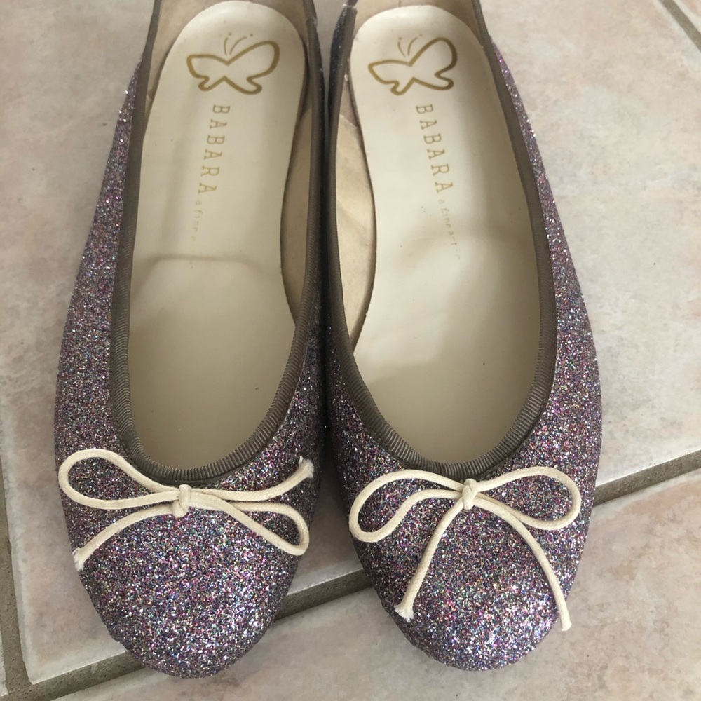 Shiny purple ballet flat shoes